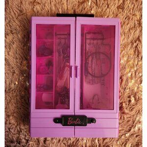 Barbie Fashionistas Closet Playset & Accessories